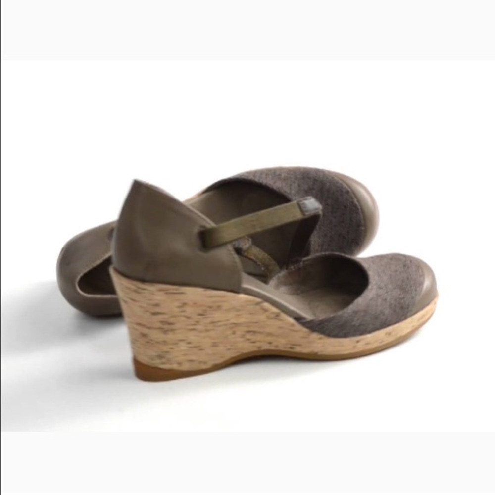 BOGO Teva Riviera MJ wedges EUC